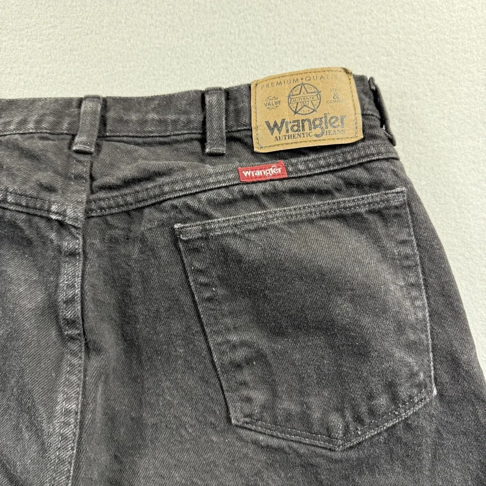 Wrangler Authentic Jeans Mens 36x30 Black Regular Fit Made in USA Cotton